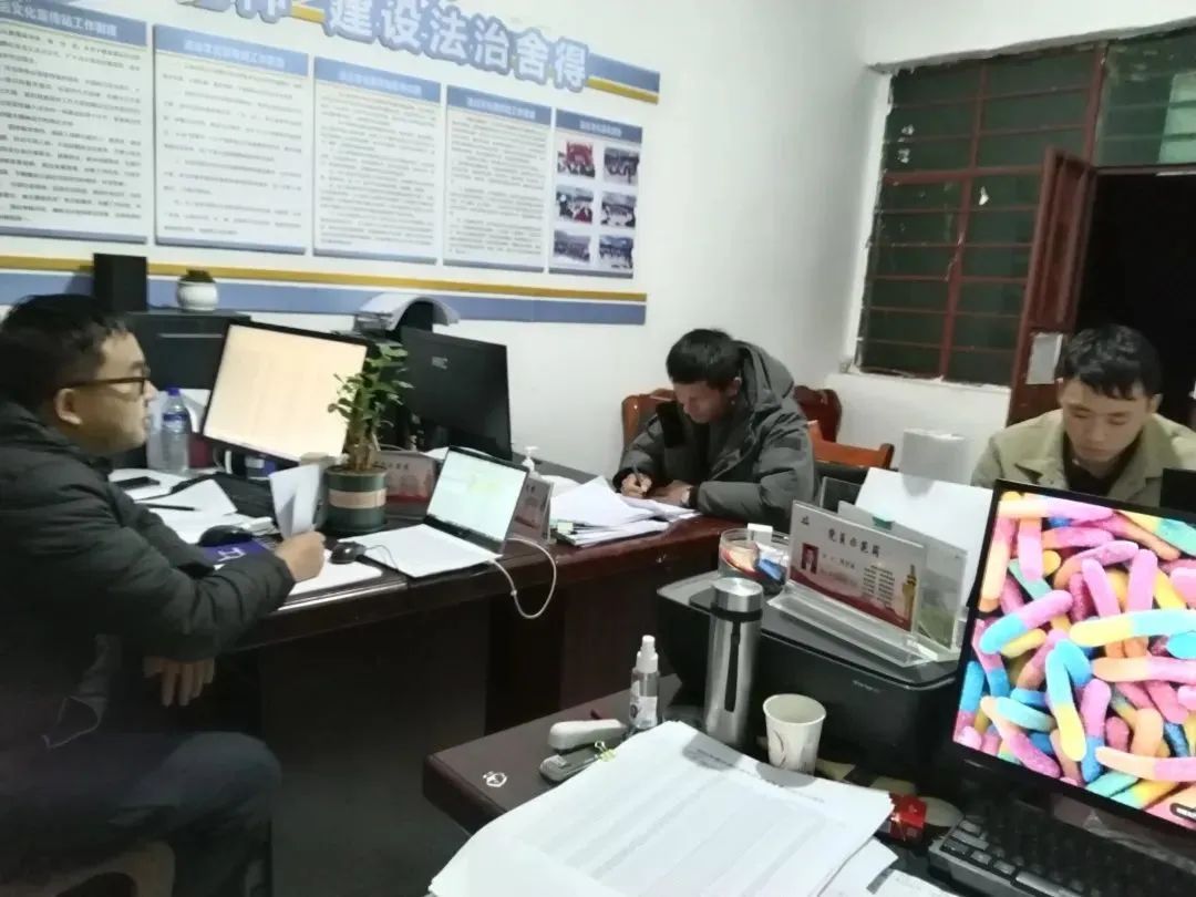 驻村就要住进群众的心里,驻村干部要驻进群众心坎里