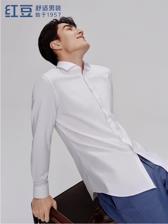 必备夏季单品干净清爽的夏季穿搭,夏季必备的日常用品