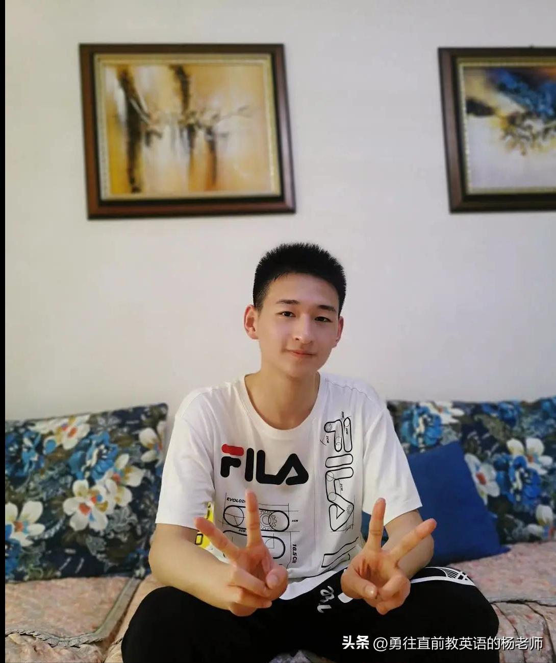 汶川地震“敬礼娃娃”被北大录取,汶川大地震敬礼男孩高考成绩