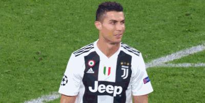 足球场上庆祝时刻,足球场上经典庆祝动作