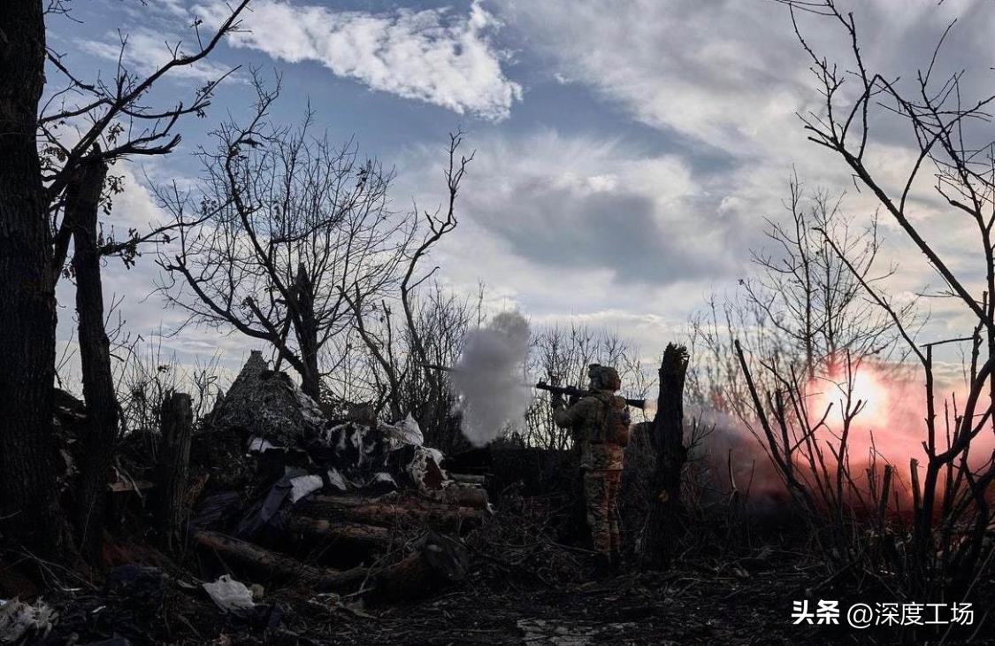伏击俄军机枪手忍痛还击,火力伏击