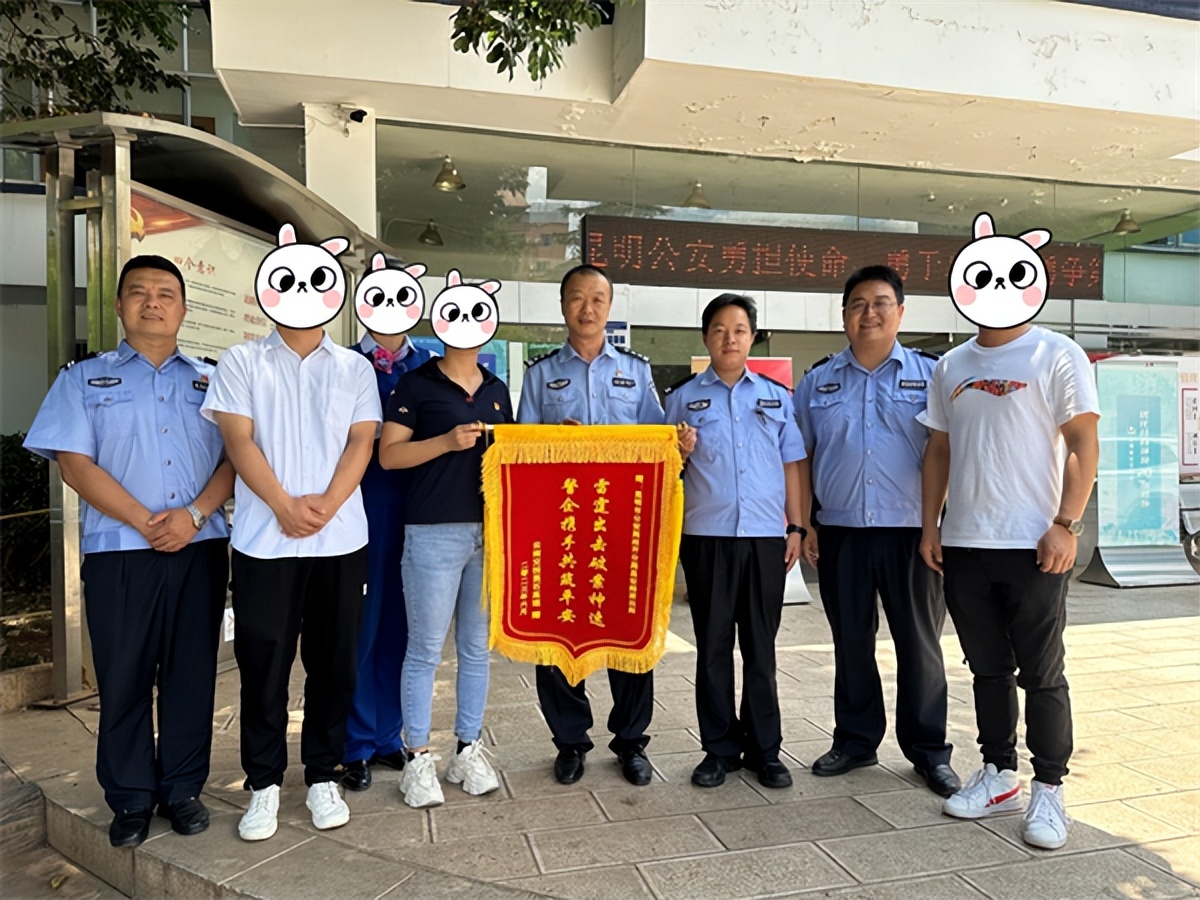 开眼界了高速上的铲雪车,货车逃高速通行费