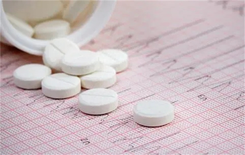 一次9000元：00后女孩想赚快钱，不想工作“试药”给她带来什么？