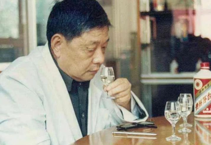 去岳父家买什么白酒好,送岳父什么白酒最好