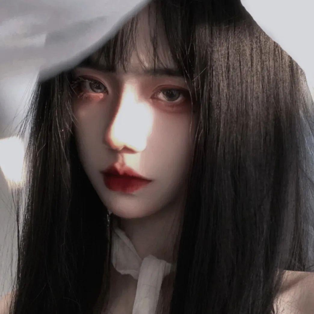 丧黑色系禁欲系伤感女生头像,女生头像丧系伤感心碎