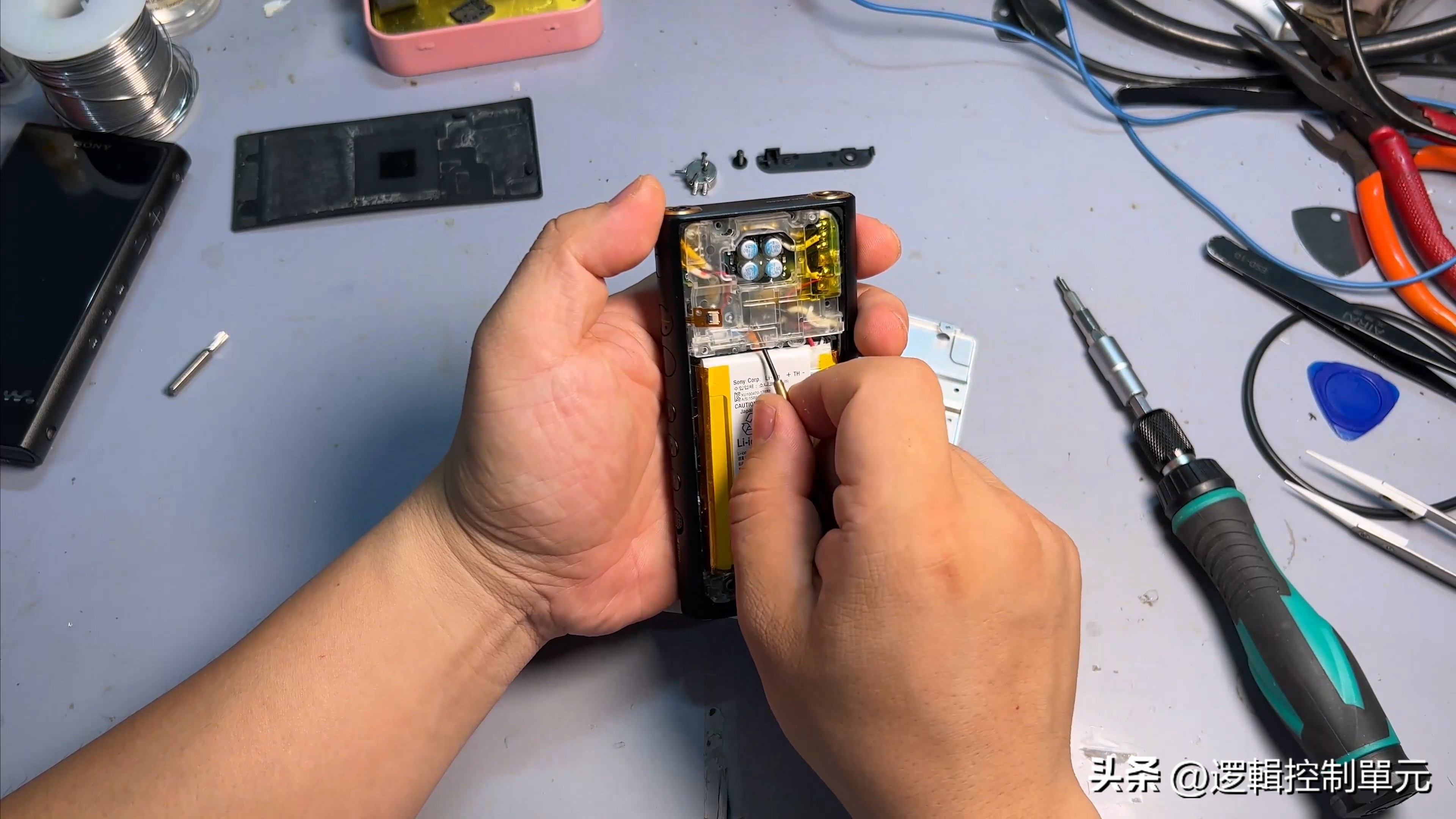 sony播放器zx300a拆解,索尼zx300a怎样更换电池