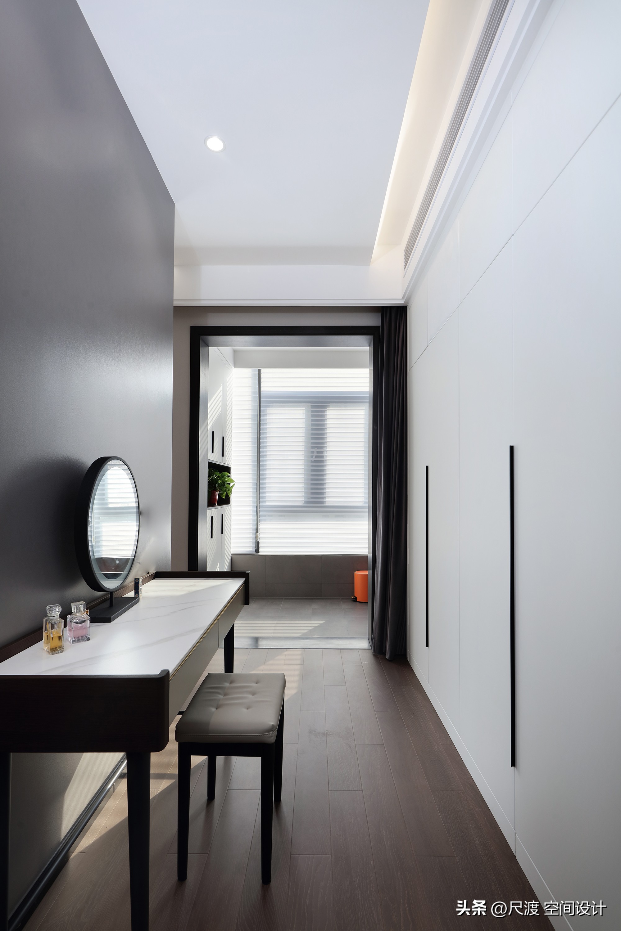 经典的黑白灰风格,高级耐看的极简黑白灰