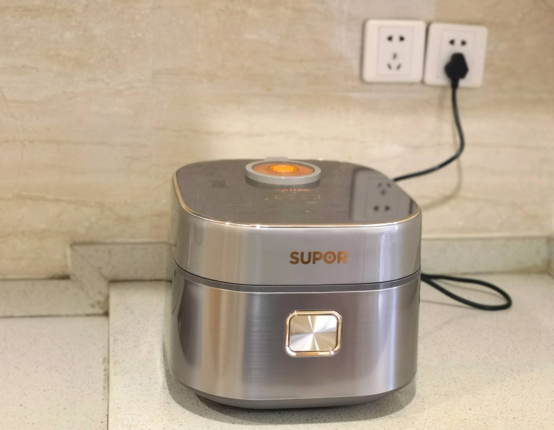 电饭煲推荐苏泊尔远红外电饭煲,苏泊尔电饭煲怎么选购