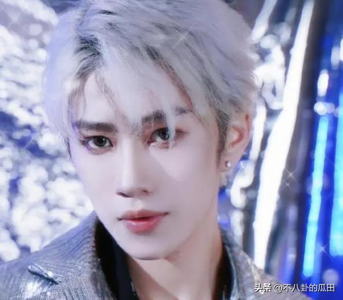 一天5个瓜!公开恩爱、确诊癌症、劣迹复出，娱乐圈太猛了