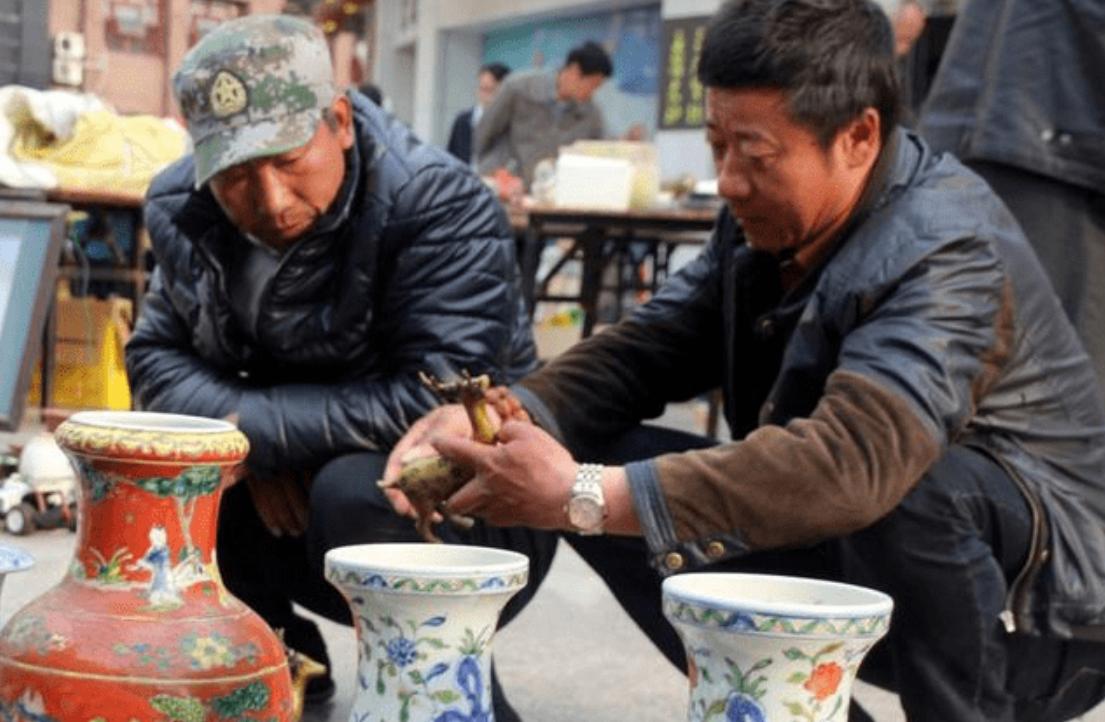 男子花10万块买下12幅画,男子花12000买的一幅画