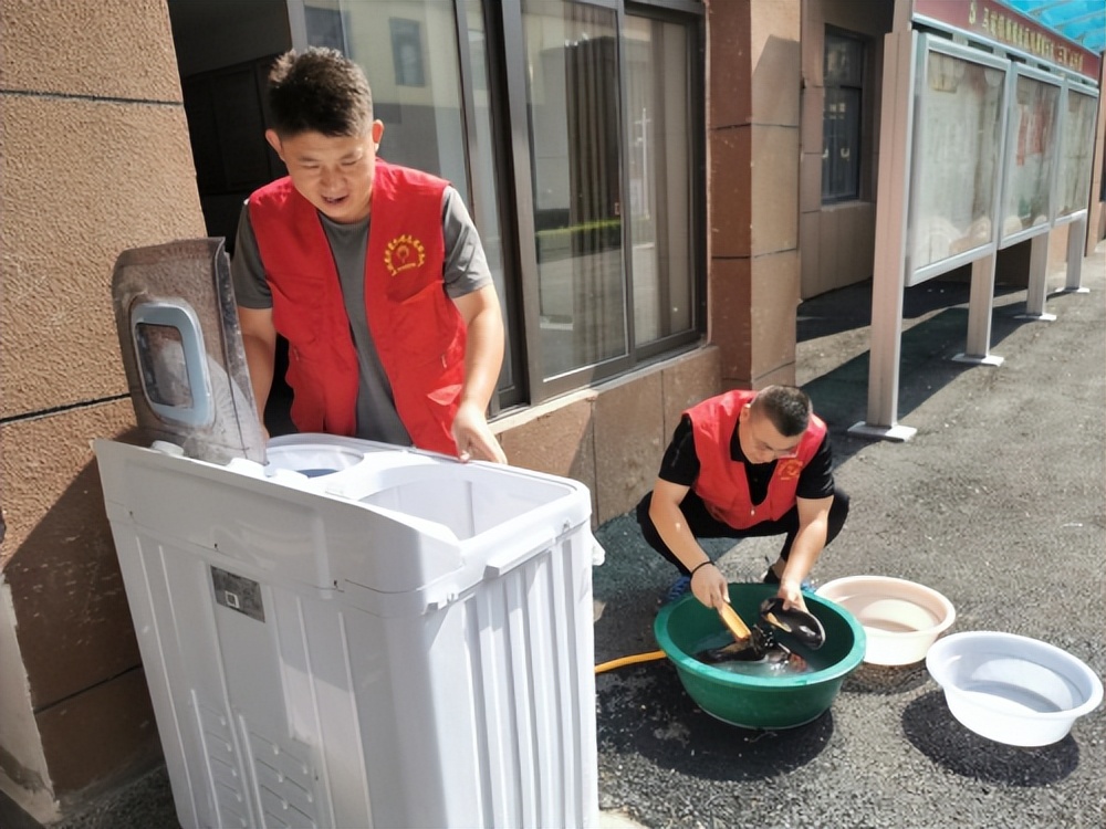 杨城村工作队“四个一”志愿服务暖人心