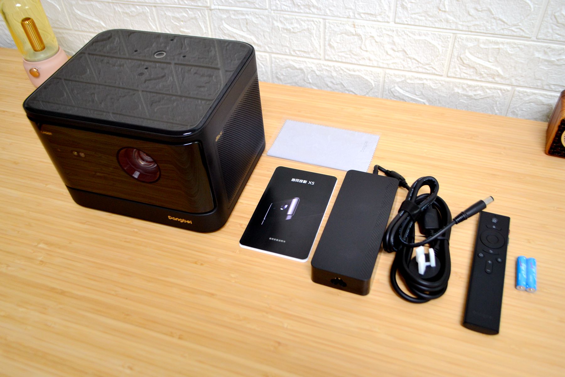 当贝x5投影500寸效果,当贝x5ultra4k投影仪测评