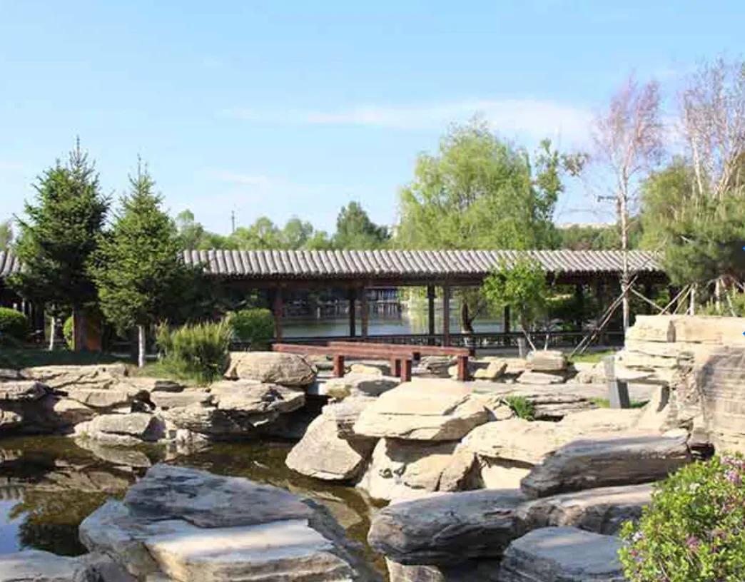 小区里有座庙好不好,小区有湖在什么方向好