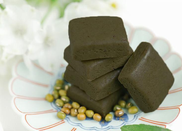 女人适合吃的美容养颜保养品,40岁女人吃什么保养品可以抗衰老