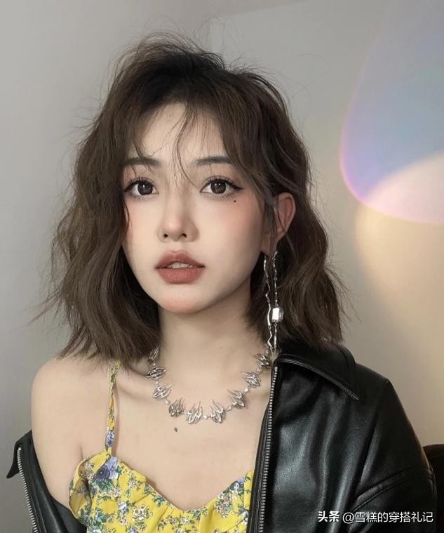 中短发显老还是显年轻,为什么有的短发显老气