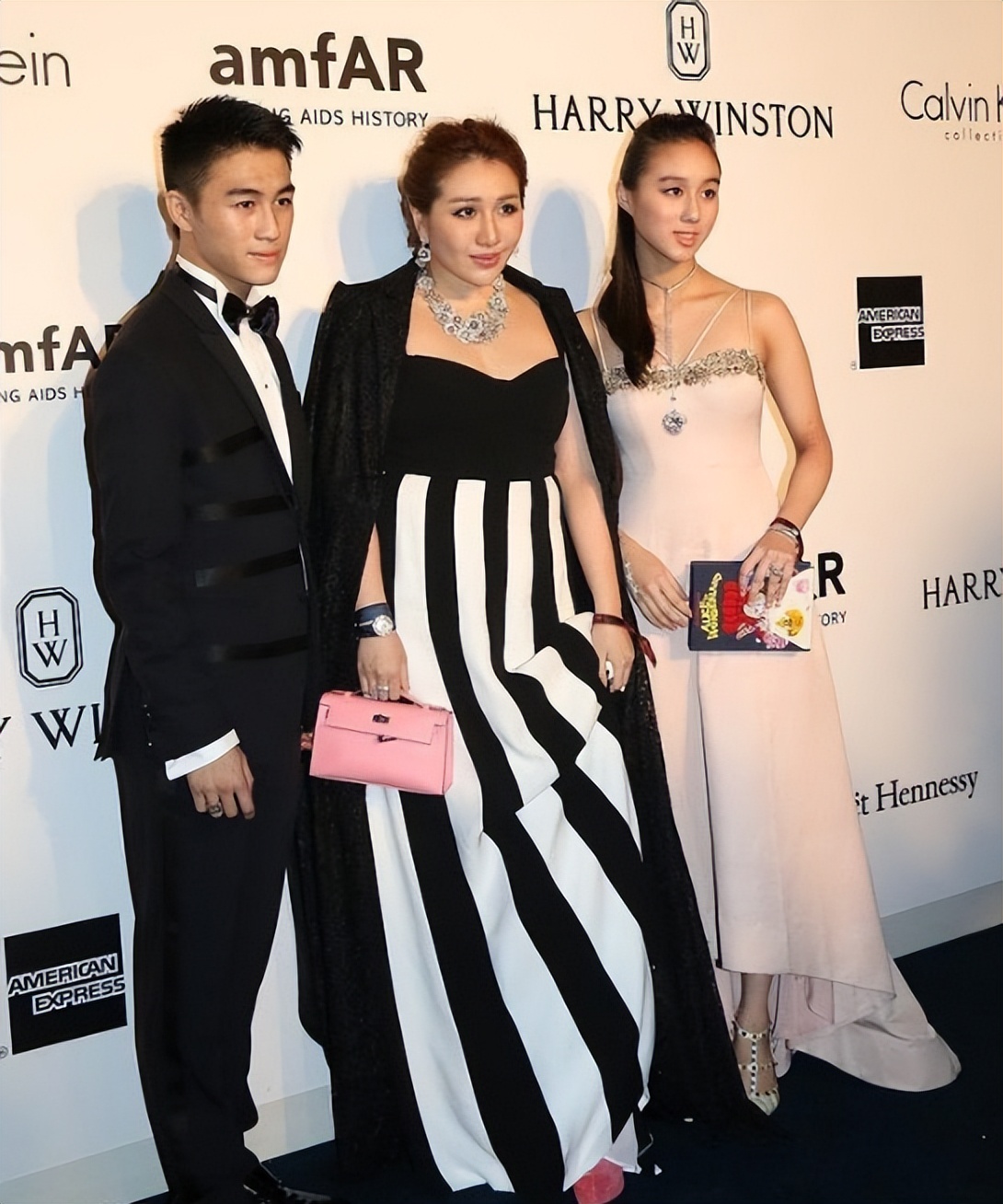 赌王四太三太翡翠项链对比,赌王三太翡翠项链