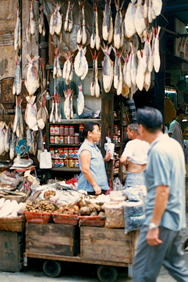 八十年代的上海老照片,踩在东海沿岸闪耀着无与伦比的繁荣骄傲