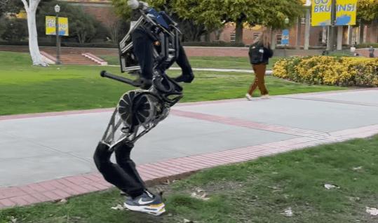 全球最快的人形机器人,类人机器人现代的人形机器人