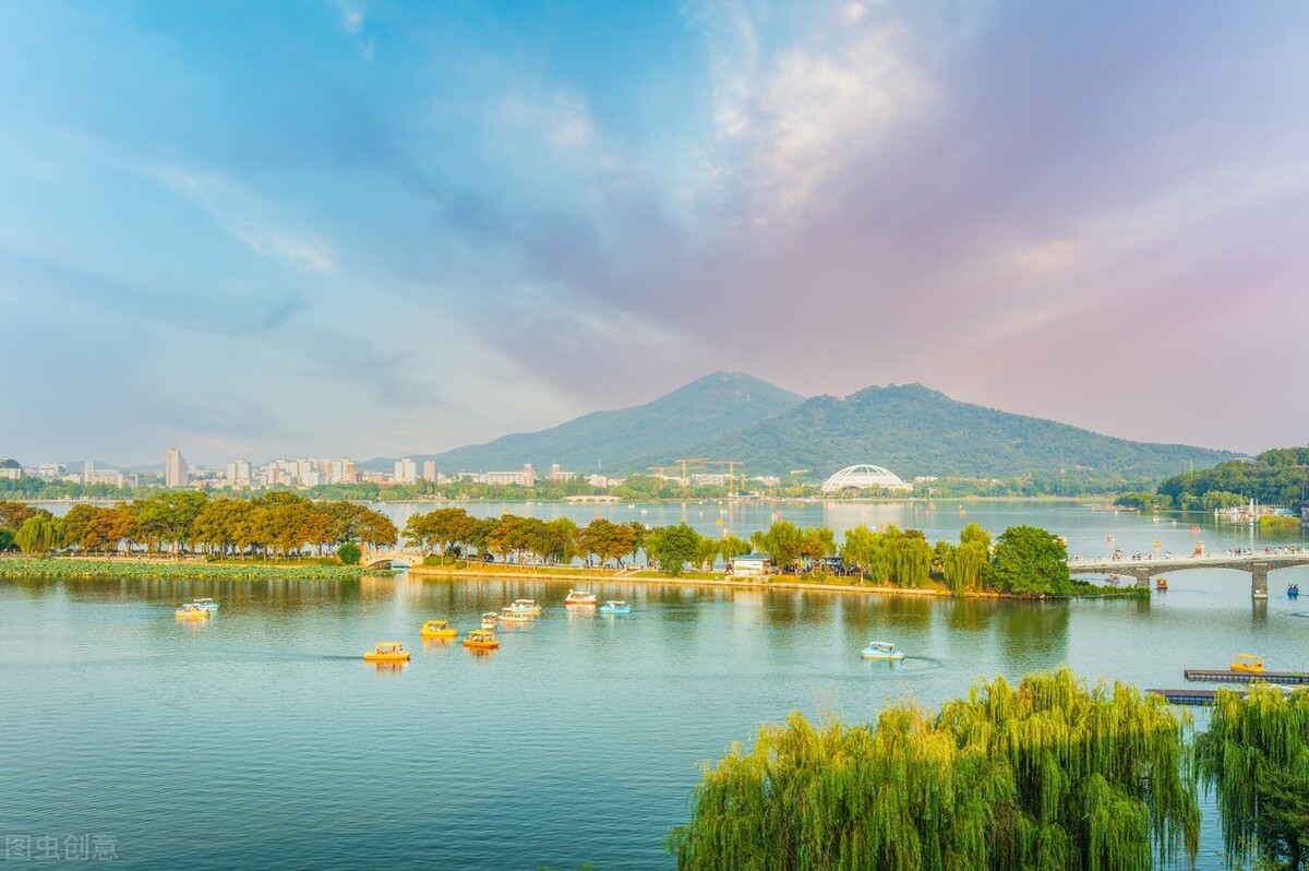 湿热下注前列腺炎该怎么治疗,湿热下注睾丸潮湿吃什么中成药