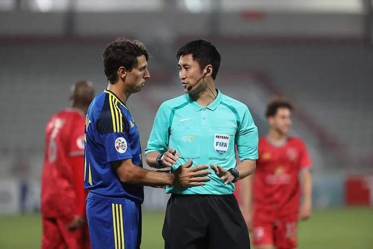 马宁执法卡塔尔vs巴勒斯坦,中国裁判马宁在卡塔尔执法哪几场