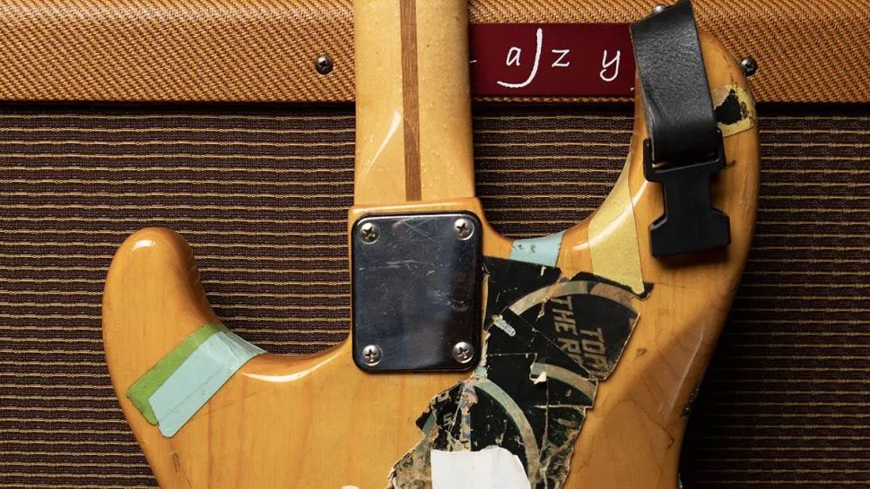 吉他大师stevevai弹海阔天空,吉他大师stevevai弹吉他特点