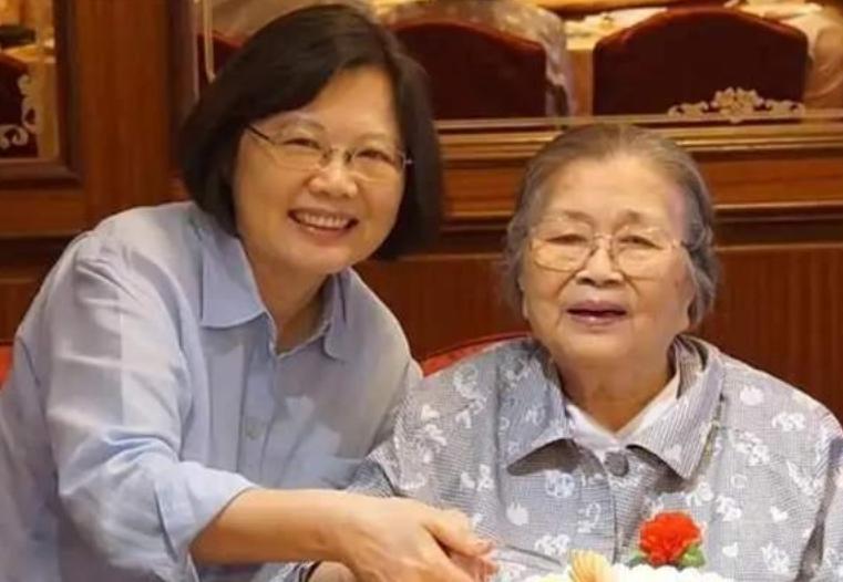 蔡英文家族历史令人咋舌，她为何冒死搞“*独台**”？原来是汉奸家族