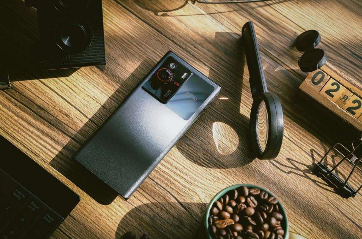 首发骁龙8gen1的手机2699元买吗,骁龙8gen1的手机现在值得买吗