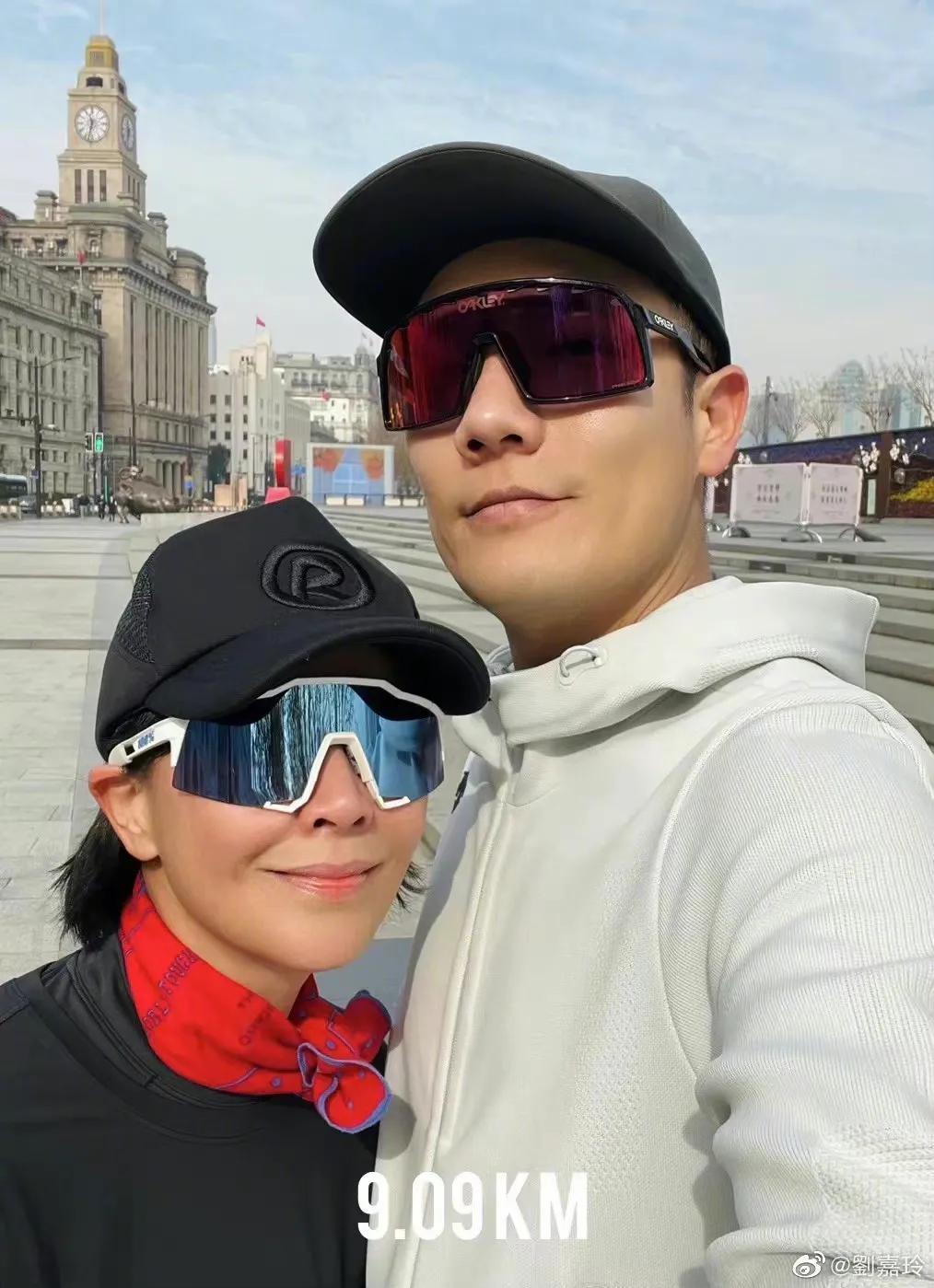 42岁胡杏儿三胎月底出生,胡杏儿41岁近照曝光