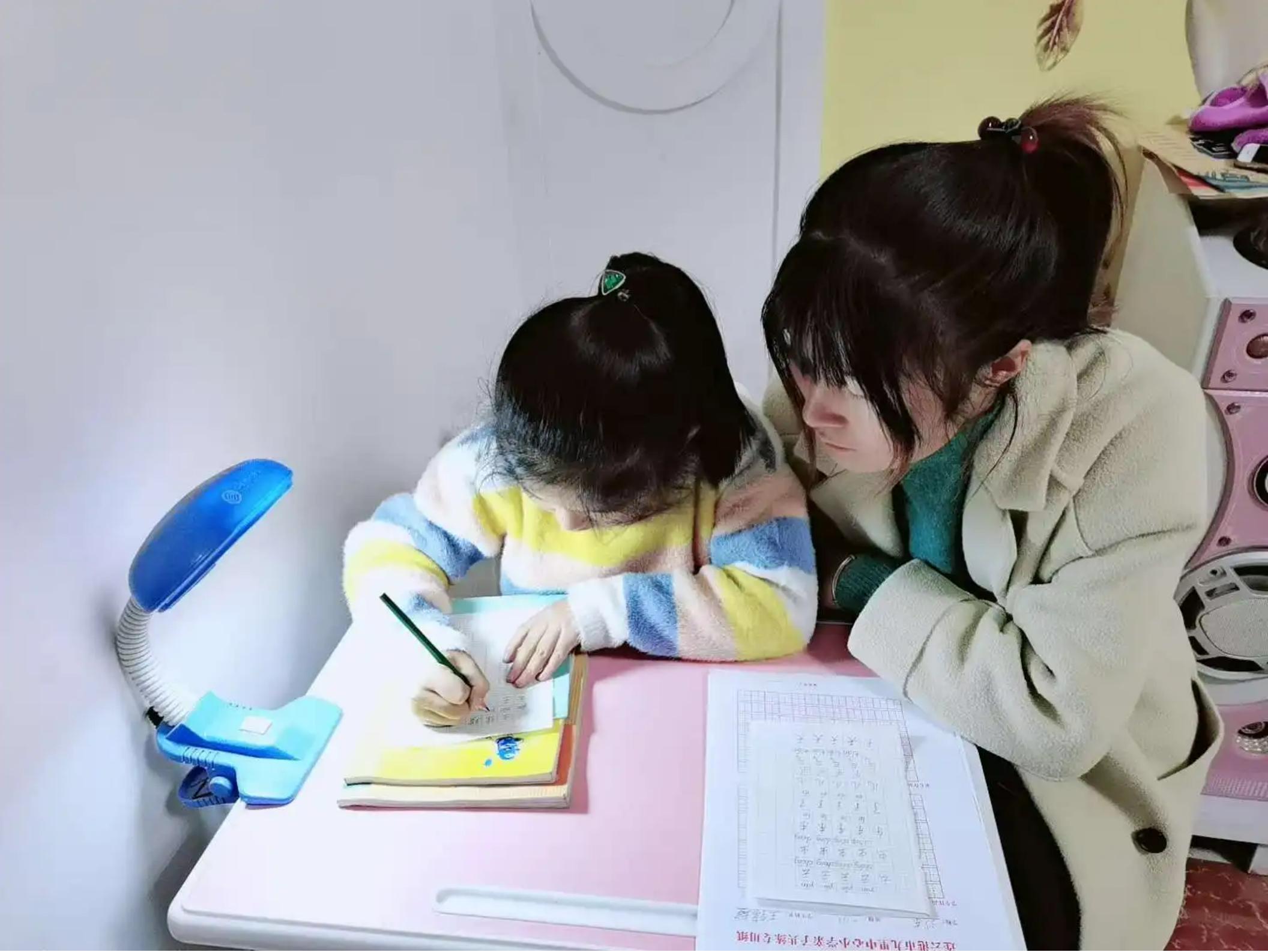 家长被老师踢出群聊的议论文,被老师踢出群家长如何写反思