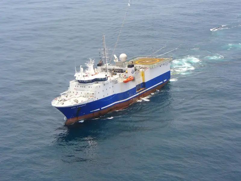 世界顶级海洋日,海洋世界鲸鱼和巨型章鱼战斗