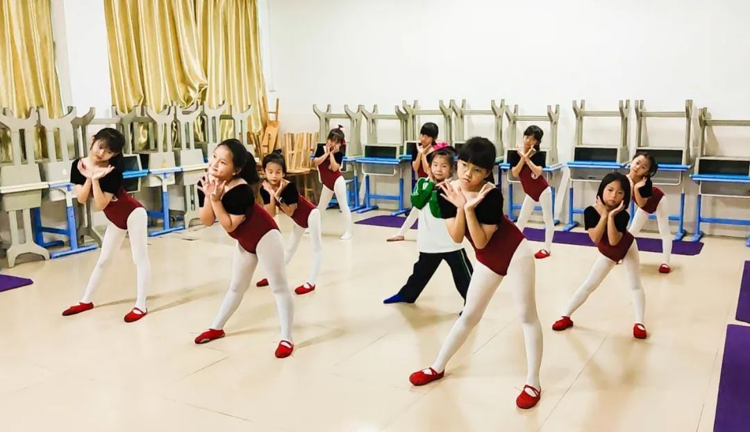 东莞市塘厦镇林村小学校园,东莞市塘厦镇林村小学