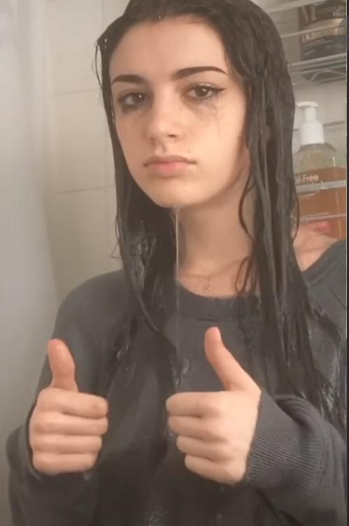 边洗澡边吃橙子像猴子,边洗澡边吃橙子的感觉