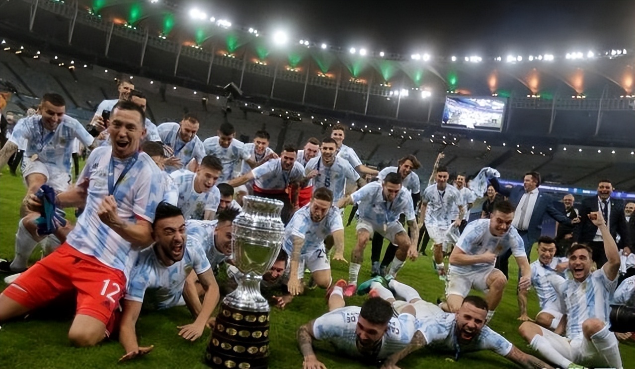 梅西致敬克鲁伊,克鲁伊夫梅西七个金球