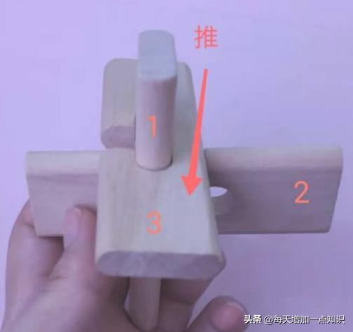 孔明锁中的鲁班锁拆法,鲁班锁孔明锁详细教程