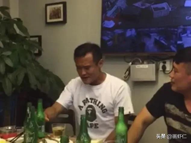 世界杯感慨国足,世界杯国足球迷采访