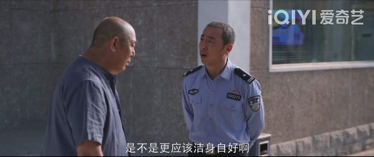 警察荣誉李大为父母后续,警察荣誉李大为妈妈和爸爸