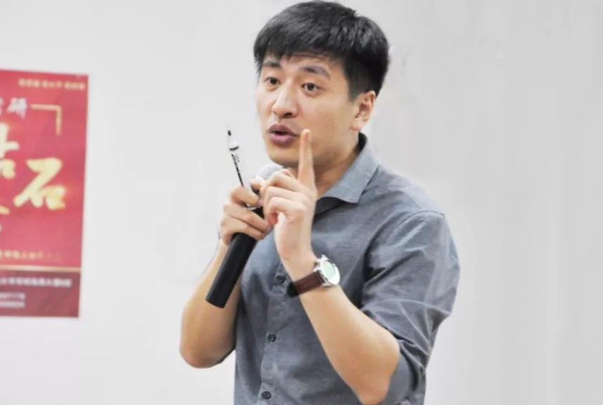 张雪峰演讲钱的重要,张雪峰关于钱的演讲