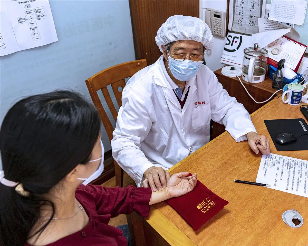 头颈部爱出汗,头部容易出汗中医认为是什么原因