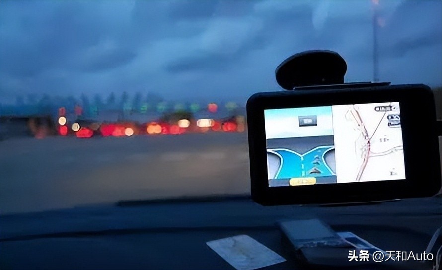 闯红灯是怎么样的才算闯红灯,闯红灯一般到什么位置算是闯红灯