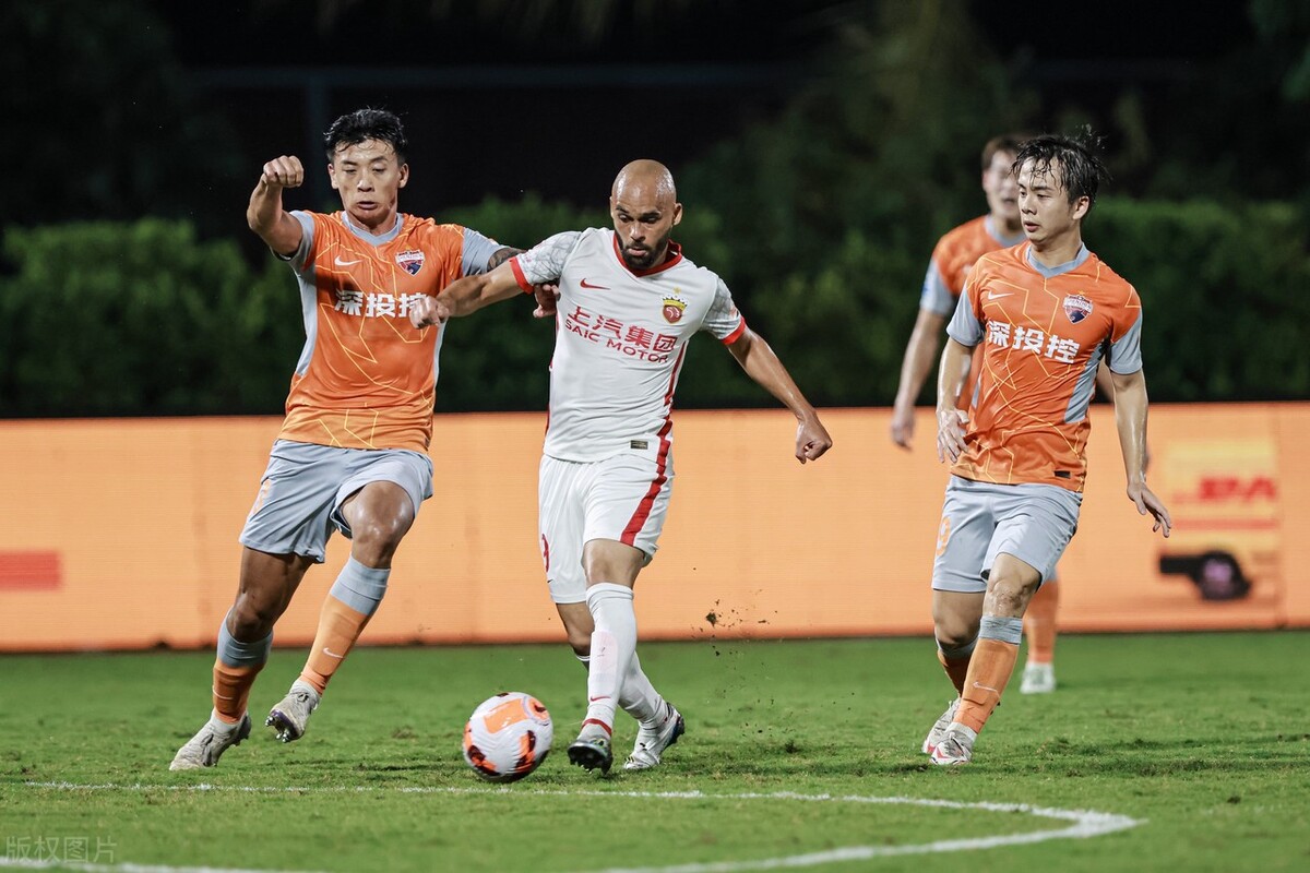 海港战胜三镇,上海海港3比2深圳队集锦