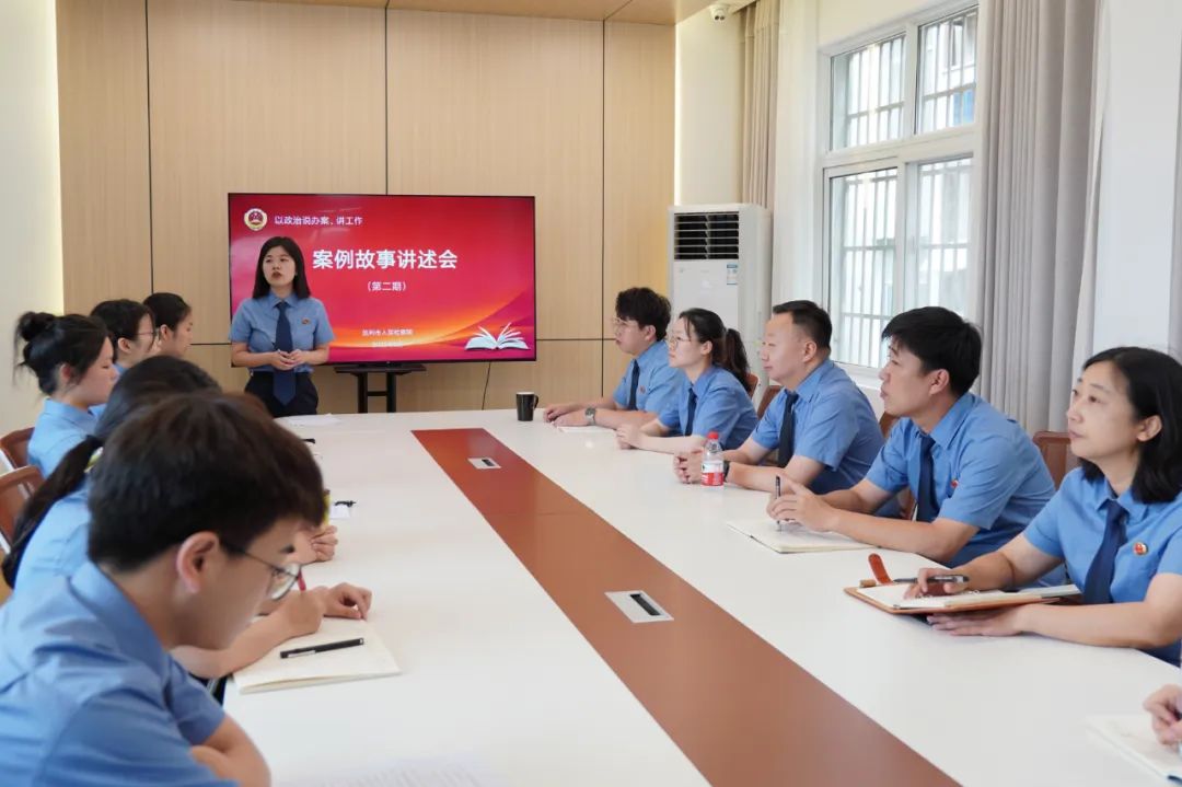 黑老大和小弟对立,黑老大和小弟谈生意