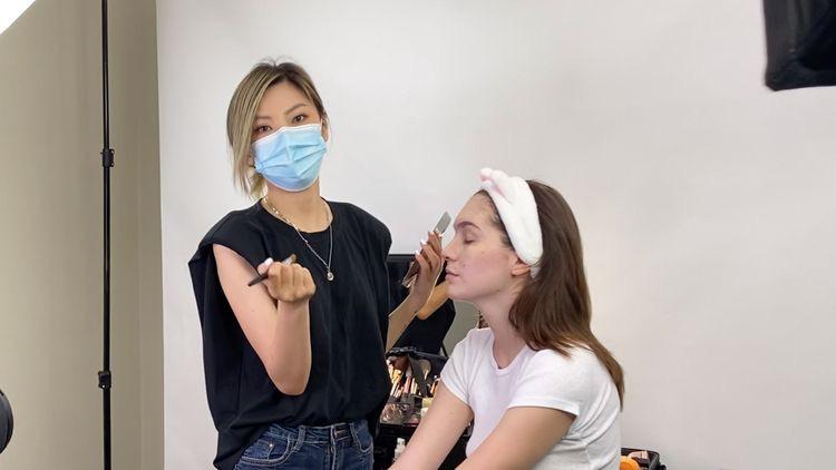 给明星化妆,明星给明星化妆