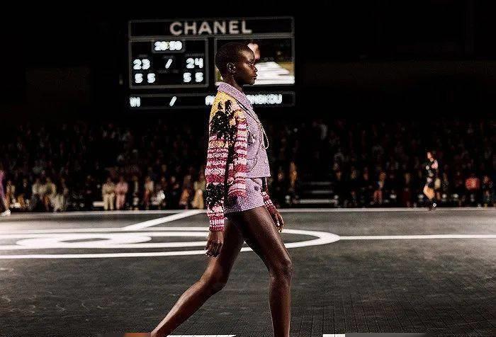 香奈儿经典款包包多少钱,香奈儿千元手袋推荐