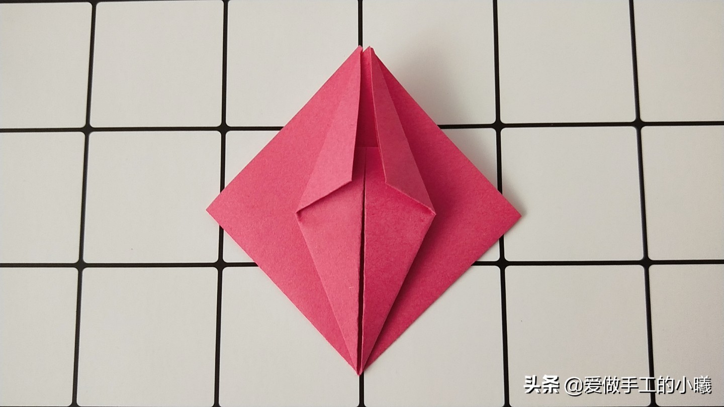 折纸小草最简单的折法,怎么用小星空纸折一个简单的手工