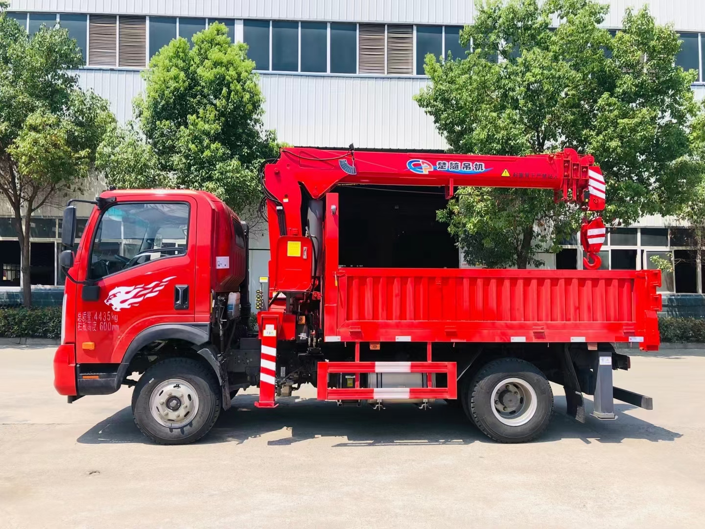 正规的随车吊厂家汽车起重机生产商在哪里？