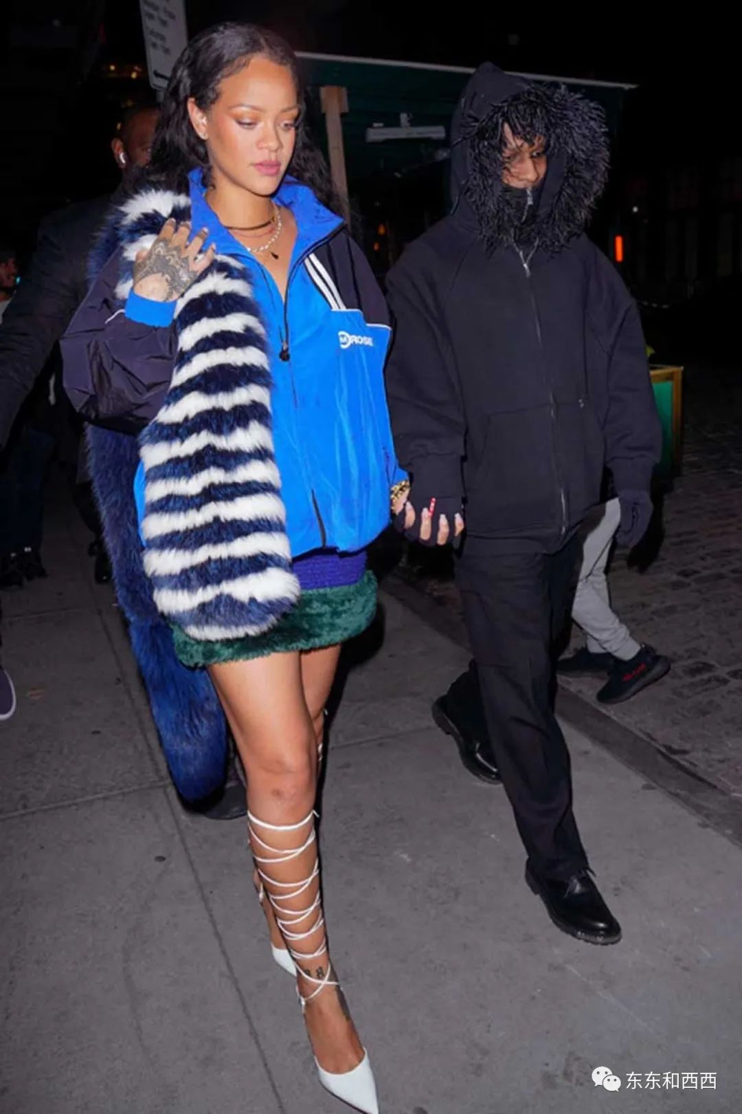 穿比基尼挺巨肚亮相巴黎2度街头,瓜友预言她敢直播生孩子……