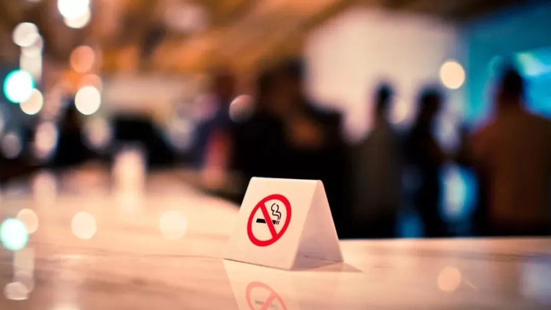 日本的公共吸烟区,日本禁止道路抽烟