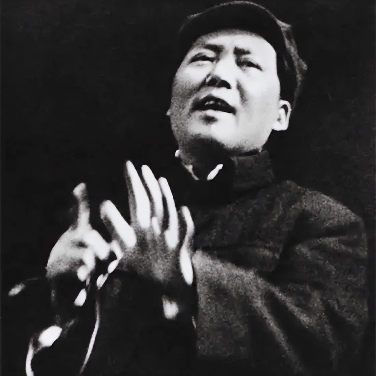 百年前,一位书生在山上写下一首诗,百年后,一代伟人在此诞生