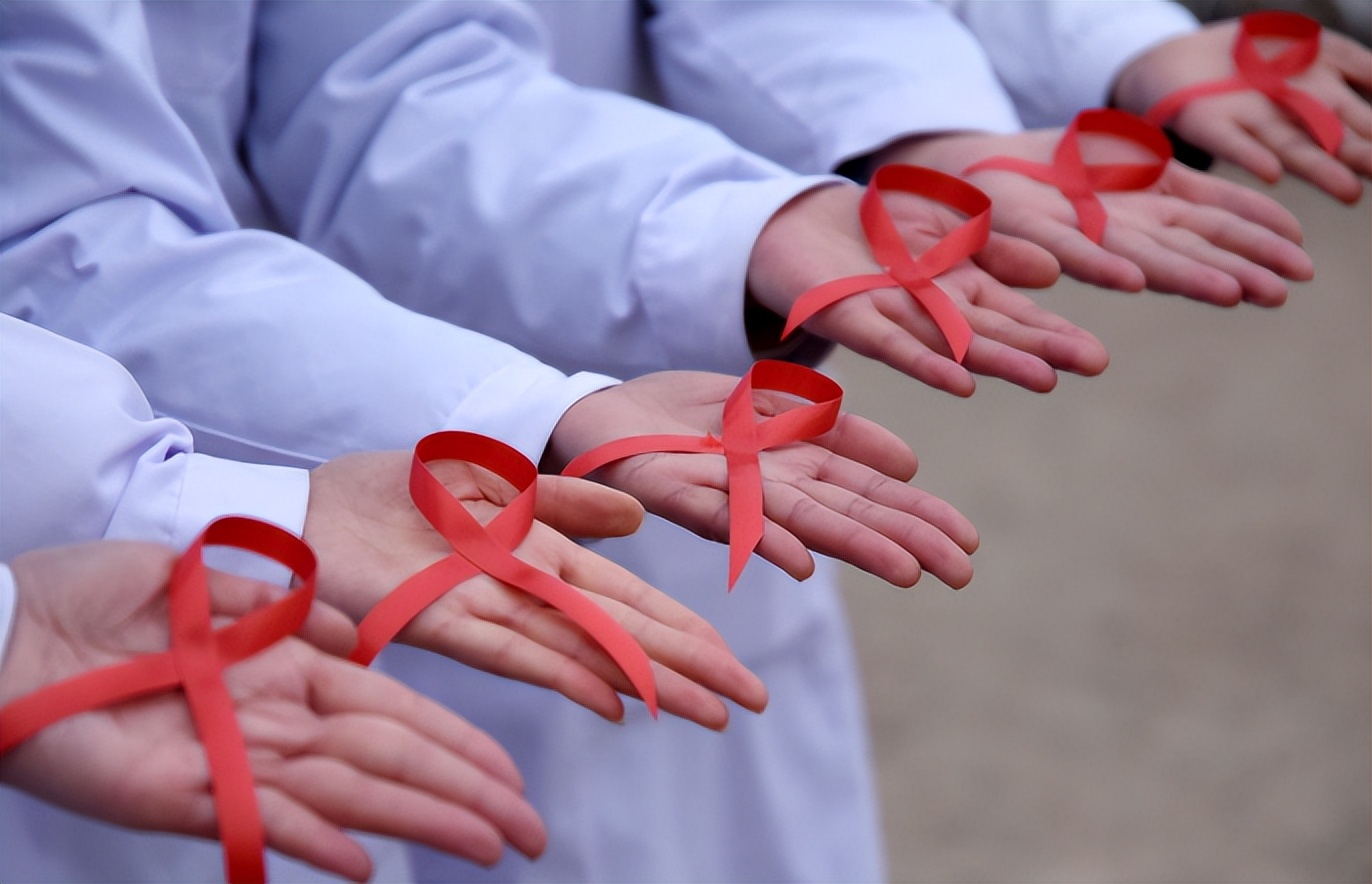 腋窝有个疙瘩是不是艾滋病,腋窝下有疙瘩是艾滋病吗