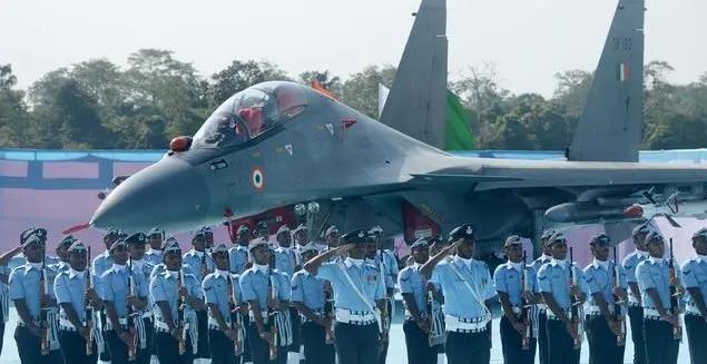 印度真的有那么多钱军购么 (印度为什么花巨资买装备)